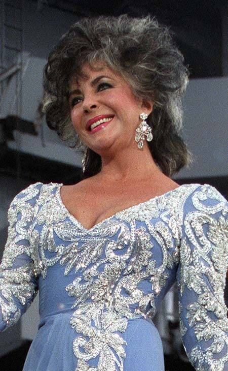 Elizabeth Taylor Smiling | 35+ Iconic And Famous American Fashion Designers &Amp; Brands Elizabeth taylor smiling